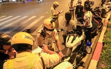 Từ tin giả "phạt 5 triệu đồng" người dân quay clip CSGT làm nhiệm vụ: Khi nào được ghi âm, ghi hình?