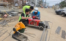 Hà Nội: Công nhân làm việc xuyên Tết trên công trường Vành đai 1