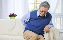 Các bác sĩ khuyên rằng những người trên 68 tuổi nên ở nhà xem tivi thay vì ra ngoài làm 5 việc này