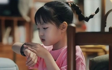 Bí mật ẩn giấu trong chiếc đồng hồ thông minh khiến tôi nhận ra: Thế hệ trẻ em này cô đơn đến mức nào!