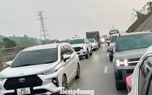 Cao tốc Bắc Nam qua hầm Thần Vũ ùn tắc liên tục