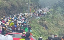 'Thất thủ' đường lên Tây Bắc du xuân