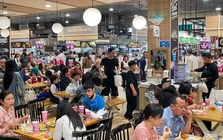 Rời mâm cỗ Tết, dân Thủ đô đổ xô đi 'giải ngán'