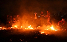 Khám phá chợ âm dương độc đáo, họp duy nhất mỗi năm 1 lần lúc nửa đêm