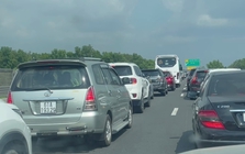Nhiều cao tốc, quốc lộ phía Nam ùn tắc, người dân loay hoay tìm đường về nhà