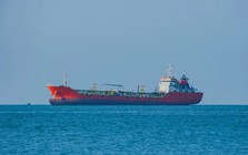 Nga thử lệnh phong toả của Mỹ, điều tàu chở 200.000 thùng dầu tới quốc đảo xa xôi: Thế giới 'nín thở' chờ kết quả