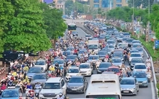 Thủ tướng: Không để ùn tắc kéo dài trên các tuyến đường vào trung tâm Hà Nội và TPHCM
