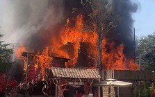 Cháy lớn quán cà phê ở TPHCM