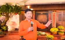 Cổ đông FPT “khổ” vì AI?