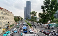 Bất ngờ hình ảnh đường phố TPHCM trong sáng đầu tiên đi làm sau Tết
