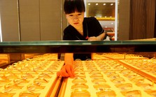 Khách vừa đặt mua đơn vàng hơn 194 triệu đồng thì giá tăng mạnh, cửa hàng trì hoãn không chịu giao còn tuyên bố: “Vui lòng chọn hoàn tiền”