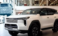 Toyota Fortuner đời mới lần đầu lộ diện trên phố