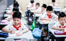 Vì sao học sinh đứng nhất lớp thường không phải người “thành đạt” nhất? “Hiệu ứng hạng 10” sẽ cho bạn câu trả lời!