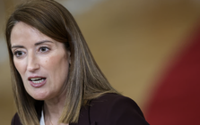 EU phê duyệt khoản vay hơn 100 tỉ USD cho Ukraine