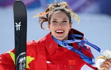 Profile "khủng" của "công chúa tuyết" hot nhất Olympic: 6 huy chương, 1580 điểm SAT, học vật lý lượng tử Stanford, kiếm 23 triệu đô