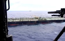 Đang chở gần 2 triệu thùng dầu tới Trung Quốc, một tàu xuất phát từ Venezuela gặp biến lớn ngay trên biển