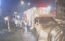 Camera ghi lại khoảnh khắc kinh hoàng trong vụ tai nạn tàu hỏa tối mùng 9 Tết ở Hà Nội