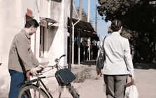 Mỹ nhân U32 vẫn bất chấp đóng thiếu nữ 14 tuổi, nũng nịu như công chúa khiến ai nấy sởn da gà