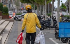 Sao kê tài khoản một shipper, phát hiện 3,6 tỷ đồng không phải lương thưởng chuyển vào liên tục trong 1 năm