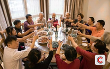 7 cặp vợ chồng góp 10 triệu đồng/tháng thuê biệt thự cùng dưỡng già, thoải mái sống chung nhờ thống nhất 1 quy tắc!