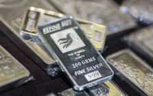 Quỹ bạc bán ra hơn trăm tấn khi giá lên cao nhất trong 1 tháng