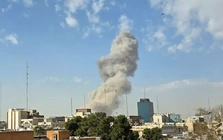 NÓNG: Israel - Mỹ phóng tên lửa vào Iran