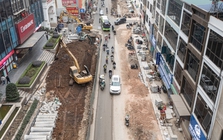 Đường gần 1km ở Hà Nội thi công ì ạch, hộ kinh doanh lo mất Tết