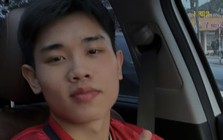 Đình Bắc phải cải trang, lên ô tô riêng, lặng lẽ ra về bằng cửa phụ khi được hàng ngàn fan săn đón