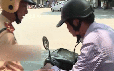 Uống rượu bia xong dắt xe qua chốt kiểm tra nồng độ cồn vẫn có thể bị CSGT phạt như thường?