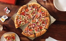 Pizza Hut sắp bay màu 250 cửa hàng, ông chủ Yum! Brands tính đường "bán tháo" vì đã quá chán nản?