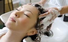 Vì sao dịch vụ gội đầu Việt Nam gây sốt mạng Trung Quốc, thành đặc sản du lịch?