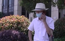 Nhận được hơn 49 triệu đồng tiền chuyển khoản nhầm, người đàn ông từ chối trả lại còn tuyên bố: “Phải bồi thường thêm cho tôi 374 triệu”