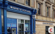 Nóng: Một ngân hàng hơn 300 năm tuổi vừa bị phạt hơn 5 tỷ đồng vì phạm lỗi nghiêm trọng