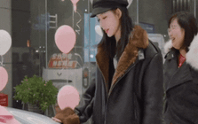 Nữ diễn viên thưởng Tết bằng ô tô cho nhân viên