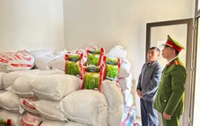 Bắt quả tang chủ cơ sở gạo Phạm Văn Hùng SN 1974