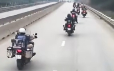 Xử phạt nhóm người nước ngoài đi mô tô phân khối lớn vào cao tốc