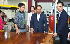 Ngắm phản gỗ quý Cẩm Lai ngàn năm tuổi nặng 6 tấn, giá trị hàng tỉ đồng