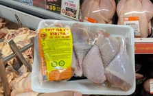 Mua gà đóng khay trong siêu thị: Nhân viên tiết lộ chi tiết "vàng" nhiều người bỏ qua