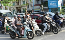 Thủ tướng: Khuyến khích người dân ưu tiên sử dụng xe điện, nhiên liệu sinh học