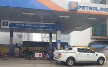 Giá xăng giảm sâu: Tài xế phấn khởi, trạm xăng vắng khách