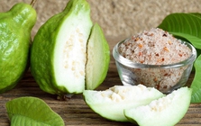 Nhiều người chỉ xem ổi là trái cây ăn vặt, nhưng lợi ích sức khỏe của nó lại đáng ngạc nhiên