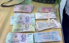 Phát hiện chiếc túi chứa đầy tiền mệnh giá 500k, 200k, 100k, 50k… thanh niên nhặt được lập tức chạy thẳng đến nơi này