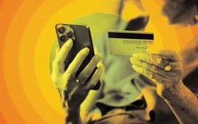 Đừng để bố mẹ già sập bẫy lừa đảo hưu trí: 3 bước "phòng vệ" đơn giản nhưng cực hiệu quả mà gia đình nào cũng cần biết