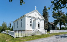 Giá nhà quá đắt, người phụ nữ Mỹ mua nhà thờ để ở chỉ với hơn 1 tỷ đồng