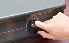 Gas tăng giá lần thứ 3 trong tháng: Chỉnh lửa to hay lửa nhỏ khi nấu thì tốn hơn? Nhiều người làm ngược