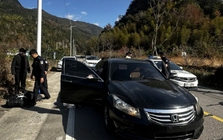 Phát hiện hơn 11,4 tỷ đồng tiền mặt trên 1 chiếc ô tô không có biển số