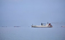 Iran cân nhắc cho phép tàu đi qua eo biển Hormuz nếu dùng nhân dân tệ