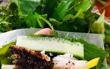 Đặc sản miền Trung "vừa đắng vừa ngọt", nướng bằng lá rừng, Chủ tịch tỉnh chia sẻ trên Facebook