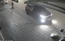 Lái xe từ từ, lao lên vỉa hè tông người bán hàng rong rồi tăng ga bỏ chạy: Danh tính tài xế