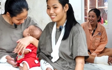 Từng gây chấn động với ca ghép bàn tay đứt lìa vào chân khi đang mang song thai, cuộc sống hiện tại của người mẹ đơn thân giờ ra sao?